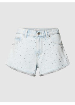 Jeansowe szorty z obszyciem ozdobnymi kamieniami ze sklepu Peek&Cloppenburg  w kategorii Szorty - zdjęcie 168101638