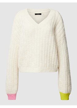 Sweter z dzianiny z fakturowanym wzorem model ‘INGRID’ ze sklepu Peek&Cloppenburg  w kategorii Swetry damskie - zdjęcie 168101835