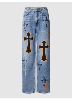 Jeansy o kroju baggy fit z nadrukiem Crucifix ze sklepu Peek&Cloppenburg  w kategorii Jeansy damskie - zdjęcie 168102389