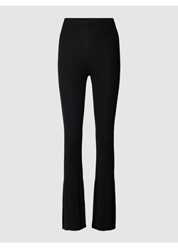 Spodnie rozszerzane z wełny z efektem prążkowania ze sklepu Peek&Cloppenburg  w kategorii Spodnie damskie - zdjęcie 168106209