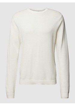 Sweter z dzianiny z lekko fakturowanym wzorem model ‘WILLIAM’ ze sklepu Peek&Cloppenburg  w kategorii Swetry męskie - zdjęcie 168110657