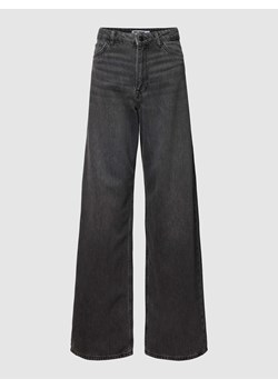 Jeansy o luźnym kroju z czystej bawełny ze sklepu Peek&Cloppenburg  w kategorii Jeansy damskie - zdjęcie 168112809