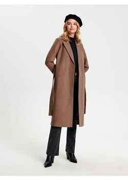 Sinsay - Płaszcz z paskiem - brązowy ze sklepu Sinsay w kategorii Płaszcze damskie - zdjęcie 168123739