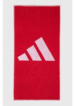 adidas Performance ręcznik kolor czerwony IR6243 ze sklepu ANSWEAR.com w kategorii Ręczniki - zdjęcie 168131525
