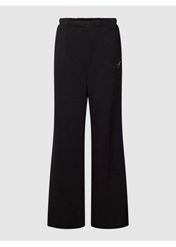 Spodnie dresowe z aplikacją z logo model ‘Nasuede’ ze sklepu Peek&Cloppenburg  w kategorii Spodnie damskie - zdjęcie 168148337
