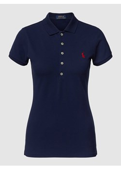 Koszulka polo o kroju slim fit z wyhaftowanym logo model ‘JULIE’ ze sklepu Peek&Cloppenburg  w kategorii Bluzki damskie - zdjęcie 168148666
