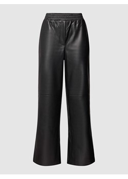 Spodnie z imitacji skóry model ‘Floriane’ ze sklepu Peek&Cloppenburg  w kategorii Spodnie damskie - zdjęcie 168149087