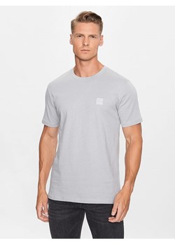 Hugo Boss Koszulka w kolorze jasnoszarym ze sklepu Limango Polska w kategorii T-shirty męskie - zdjęcie 168155436
