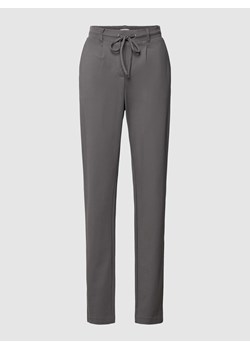 Spodnie sportowe z plisami w pasie ze sklepu Peek&Cloppenburg  w kategorii Spodnie damskie - zdjęcie 168176228