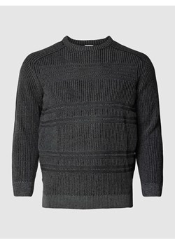 Sweter z dzianiny PLUS SIZE z okrągłym dekoltem model ‘DAVIS’ ze sklepu Peek&Cloppenburg  w kategorii Swetry męskie - zdjęcie 168223628