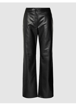 Spodnie z imitacji skóry model ‘NICHA’ ze sklepu Peek&Cloppenburg  w kategorii Jeansy damskie - zdjęcie 168223645
