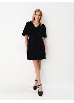 Mohito - Welurowa sukienka mini - czarny ze sklepu Mohito w kategorii Sukienki - zdjęcie 168230349