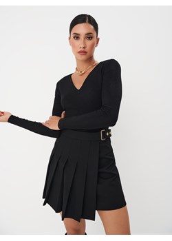 Mohito - Dopasowana czarna bluzka - czarny ze sklepu Mohito w kategorii Bluzki damskie - zdjęcie 168231785