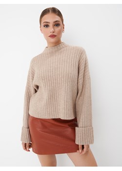 Mohito - Beżowy sweter oversize - beżowy ze sklepu Mohito w kategorii Swetry damskie - zdjęcie 168235325