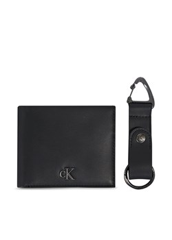 Zestaw portfel i brelok Calvin Klein Jeans Gifting Bifold/Keyfob K50K511201 Czarny ze sklepu eobuwie.pl w kategorii Portfele męskie - zdjęcie 168247019