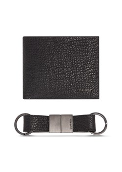 Zestaw portfel i brelok Calvin Klein Gs Minimalism Bifold 5Cc+Keyfob K50K511023 Czarny ze sklepu eobuwie.pl w kategorii Portfele męskie - zdjęcie 168247028