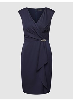 Sukienka o długości do kolan z dekoltem w serek model ‘RYLAN’ ze sklepu Peek&Cloppenburg  w kategorii Sukienki - zdjęcie 168247365