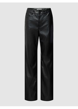 Spodnie z imitacji skóry ze sklepu Peek&Cloppenburg  w kategorii Spodnie damskie - zdjęcie 168272745