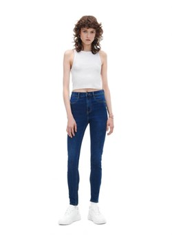 Cropp - Niebieskie jeansy skinny - granatowy ze sklepu Cropp w kategorii Jeansy damskie - zdjęcie 168288498