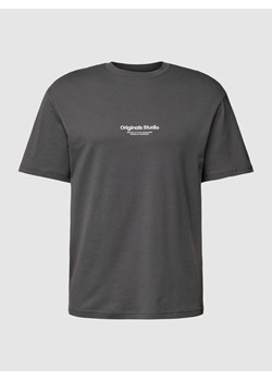 T-shirt z okrągłym dekoltem model ‘JORVESTERBRO’ ze sklepu Peek&Cloppenburg  w kategorii T-shirty męskie - zdjęcie 168292346