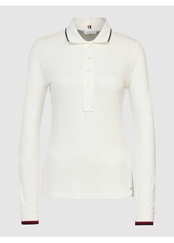 Koszulka polo z mieszanki wiskozy i elastanu z detalem z logo ze sklepu Peek&Cloppenburg  w kategorii Bluzki damskie - zdjęcie 168293936