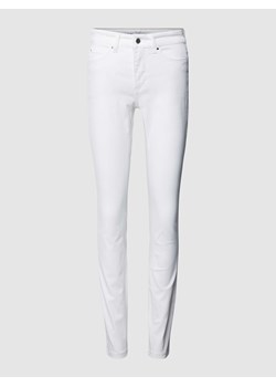 Jeansy o kroju slim fit z naszywką z logo ze sklepu Peek&Cloppenburg  w kategorii Jeansy damskie - zdjęcie 168297739