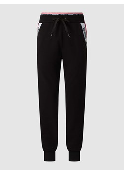 Spodnie dresowe z paskiem z logo ze sklepu Peek&Cloppenburg  w kategorii Spodnie męskie - zdjęcie 168298956