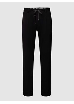 Spodnie sportowe z plisami w pasie ze sklepu Peek&Cloppenburg  w kategorii Spodnie męskie - zdjęcie 168299098