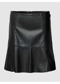 Spódnica mini z materiału skóropodobnego ze sklepu Peek&Cloppenburg  w kategorii Spódnice - zdjęcie 168316198