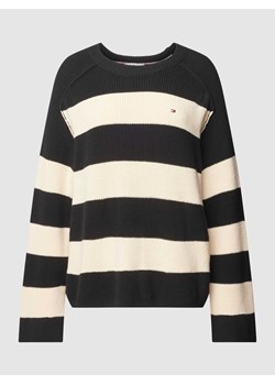 Sweter z dzianiny z wyhaftowanym logo ze sklepu Peek&Cloppenburg  w kategorii Swetry damskie - zdjęcie 168316605