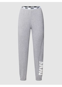Spodnie od piżamy z paskiem z logo model ‘Sleep Jogger’ ze sklepu Peek&Cloppenburg  w kategorii Piżamy damskie - zdjęcie 168323358