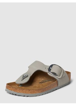 Sandały z metalicznymi sprzączkami ze sklepu Peek&Cloppenburg  w kategorii Klapki damskie - zdjęcie 168323475