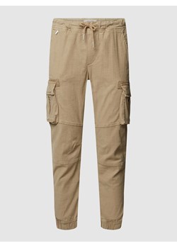 Spodnie cargo z detalem z logo ze sklepu Peek&Cloppenburg  w kategorii Spodnie męskie - zdjęcie 168324968