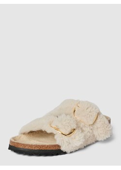 Klapki z imitacji futra model ‘Arizona’ ze sklepu Peek&Cloppenburg  w kategorii Klapki damskie - zdjęcie 168330276
