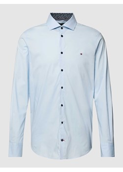 Koszula biznesowa o kroju slim fit z wyhaftowanym logo ze sklepu Peek&Cloppenburg  w kategorii Koszule męskie - zdjęcie 168331736