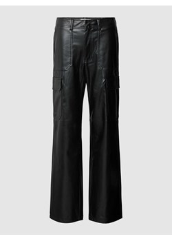 Spodnie z imitacji skóry model ‘MALFY’ ze sklepu Peek&Cloppenburg  w kategorii Spodnie damskie - zdjęcie 168334058