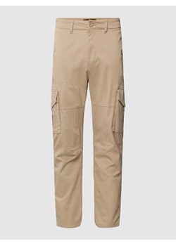 Spodnie cargo o kroju tapered fit z kieszeniami cargo ze sklepu Peek&Cloppenburg  w kategorii Spodnie męskie - zdjęcie 168341629