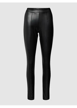 Legginsy z imitacji skóry z elastycznym pasem ze sklepu Peek&Cloppenburg  w kategorii Spodnie damskie - zdjęcie 168342158