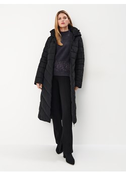 Mohito - Czarny pikowany płaszcz z paskiem - czarny ze sklepu Mohito w kategorii Płaszcze damskie - zdjęcie 168348909