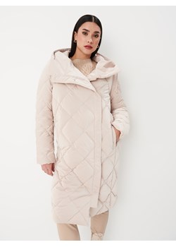 Mohito - Pikowany płaszcz z kapturem - beżowy ze sklepu Mohito w kategorii Płaszcze damskie - zdjęcie 168349337