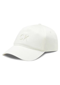 Calvin Klein Czapka z daszkiem K60K610996 Biały ze sklepu MODIVO w kategorii Czapki z daszkiem damskie - zdjęcie 168383298