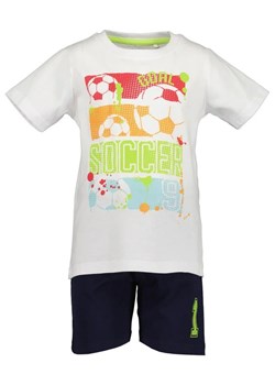 Blue Seven Komplet t-shirt i spodenki 826019 X Biały Regular Fit ze sklepu MODIVO w kategorii Komplety chłopięce - zdjęcie 168391675