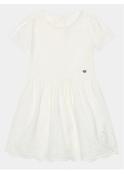 Guess Sukienka codzienna K3GK08 WCVM0 Biały Regular Fit ze sklepu MODIVO w kategorii Sukienki dziewczęce - zdjęcie 168401186