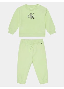 Calvin Klein Jeans Dres Monogram IN0IN00017 Zielony Regular Fit ze sklepu MODIVO w kategorii Dresy dla niemowlaka - zdjęcie 168408787