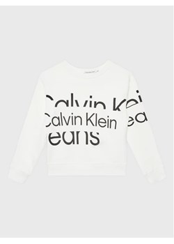 Calvin Klein Jeans Bluza Blown Up Logo IB0IB01629 Biały Regular Fit ze sklepu MODIVO w kategorii Bluzy chłopięce - zdjęcie 168409856