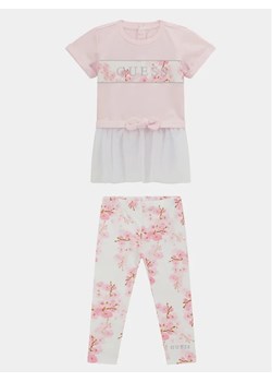 Guess Komplet t-shirt i legginsy K4RG04 KAN04 Różowy Regular Fit ze sklepu MODIVO w kategorii Komplety dziewczęce - zdjęcie 168413385