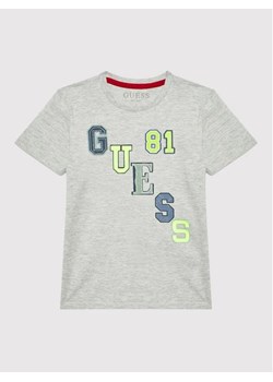 Guess T-Shirt N2YI29 K9N50 Szary Regular Fit ze sklepu MODIVO w kategorii T-shirty chłopięce - zdjęcie 168422627