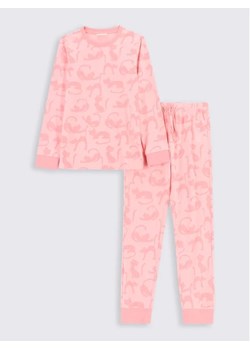 Coccodrillo Piżama ZC2448127PJS Różowy Regular Fit ze sklepu MODIVO w kategorii Piżamy dziecięce - zdjęcie 168423048