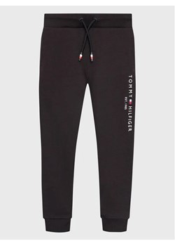 Tommy Hilfiger Spodnie dresowe Essential KS0KS00214 M Czarny Regular Fit ze sklepu MODIVO w kategorii Spodnie chłopięce - zdjęcie 168439438