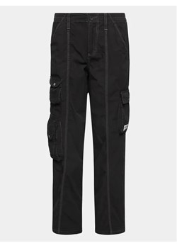 BDG Urban Outfitters Spodnie materiałowe Y2k Low Rise Cargo Pants 77101459 Czarny Regular Fit ze sklepu MODIVO w kategorii Spodnie damskie - zdjęcie 168452176
